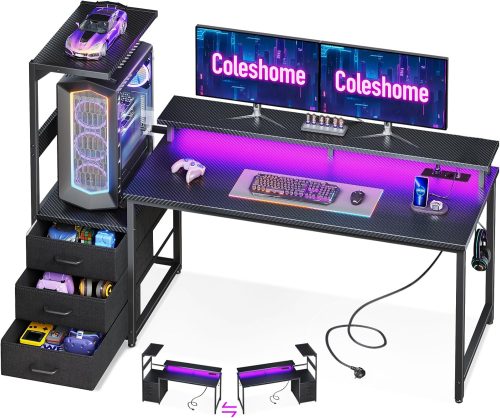 Coleshome Scrivania Gaming con Luci LED e Prese di Corrente, Postazione Gaming Reversibile con Cassetti, Scrivania Computer con Supporto per Schermo, Fibra di Carbonio Nera, 151×50 cm